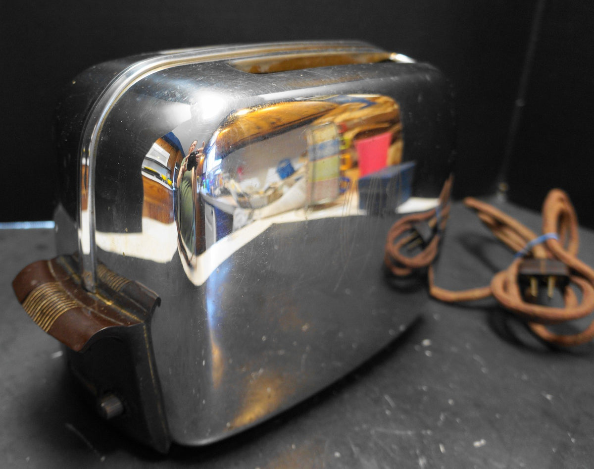 Toastmaster 1B14 Chrome Brown Bakelite 1940s-50s Automatic Toaster