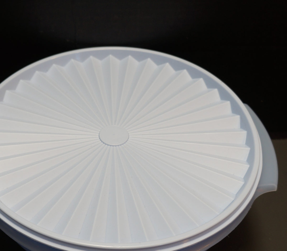 Tupperware Servalier Ice Blue Bowl 4.1L 17 1/4 Cup