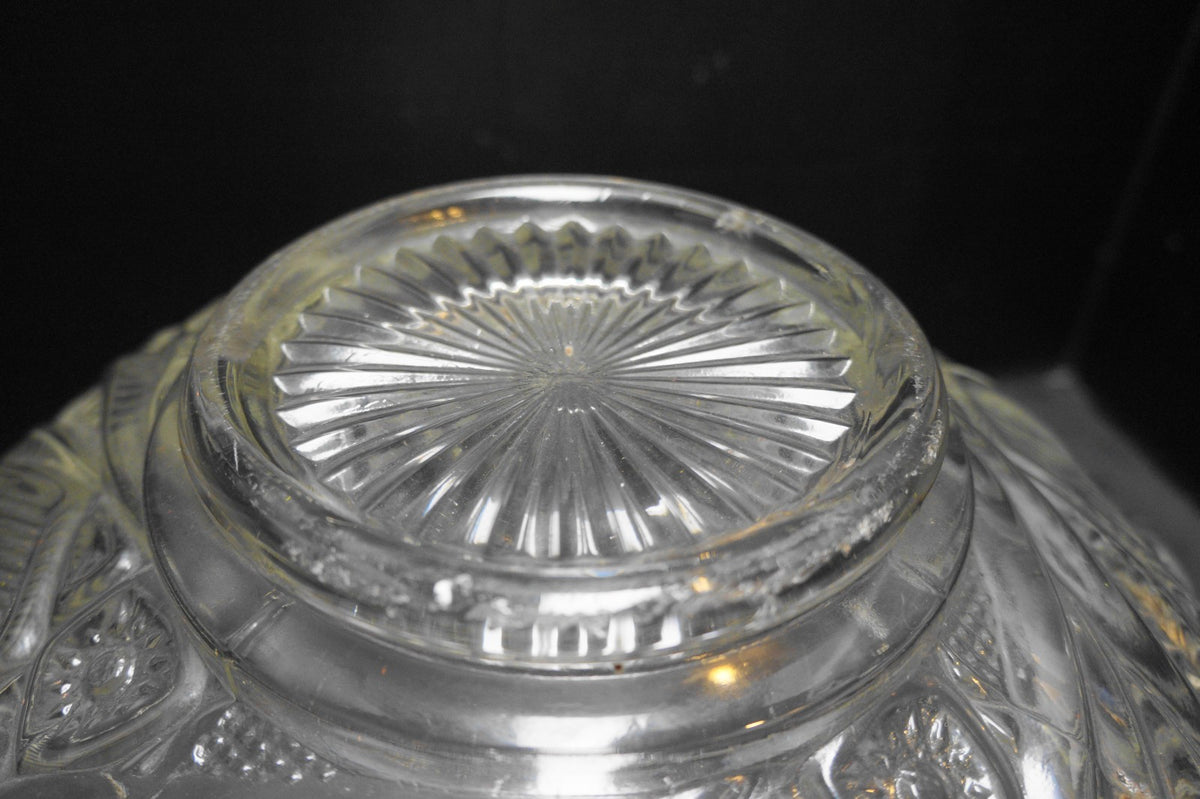 LE Smith Pinwheel Stars Slewed Horseshoe Cupped Punch Bowl