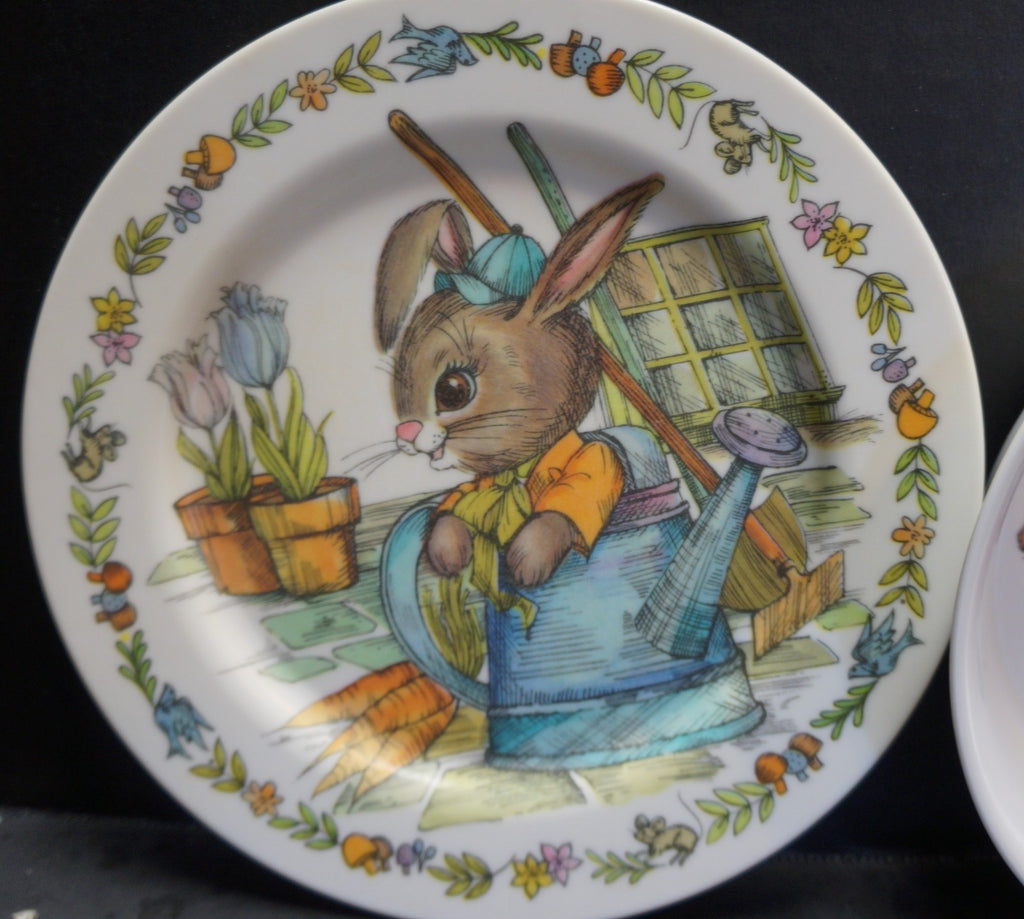 Oneida Ware Peter Rabbit Melamine Plastic Child's Dishes Set Mug Plate Bowls