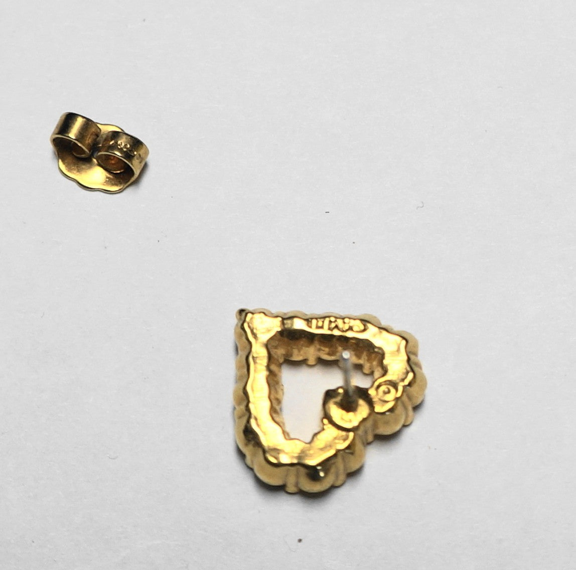 Avon Gold Tone Heart Stud Earrings Red Clear Crystals Rhinestone
