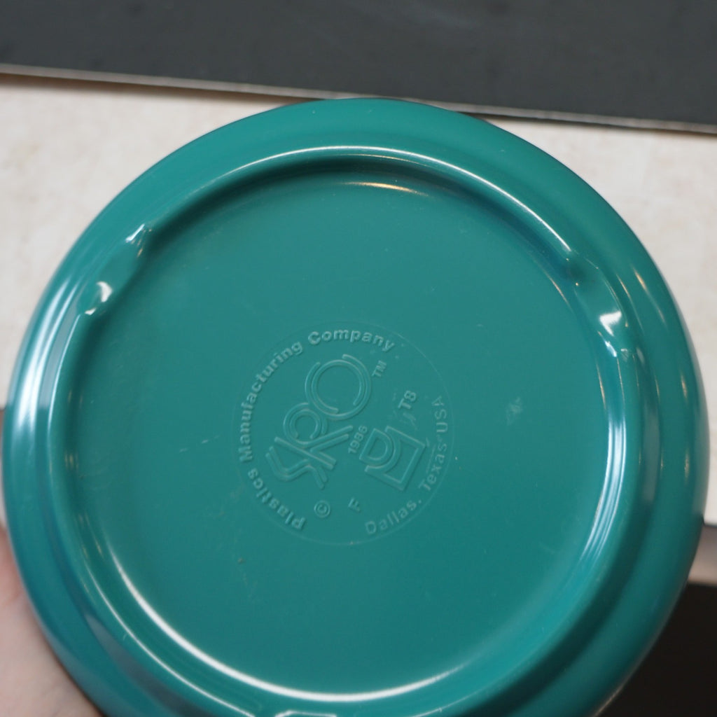 SRO Dallas Texas Plastics Manufacturing Co Green Cereal Soup Bowl 5 3/8 IN