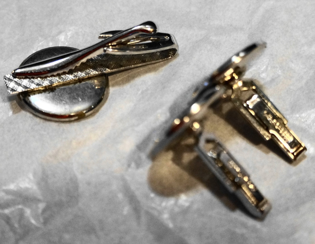 Cobalt Blue Glass Cab Textured Silver Tone Cufflinks Tie Bar