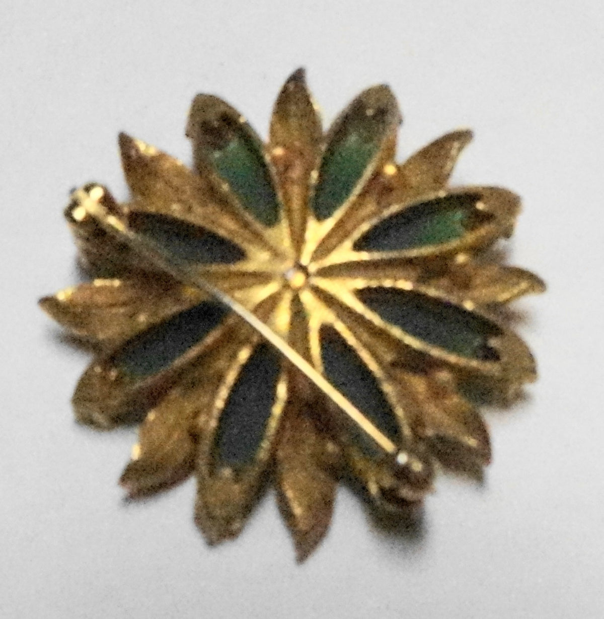 Green Glass Flower Clear Rhinestones Gold Tone Brooch Pin Unsigned