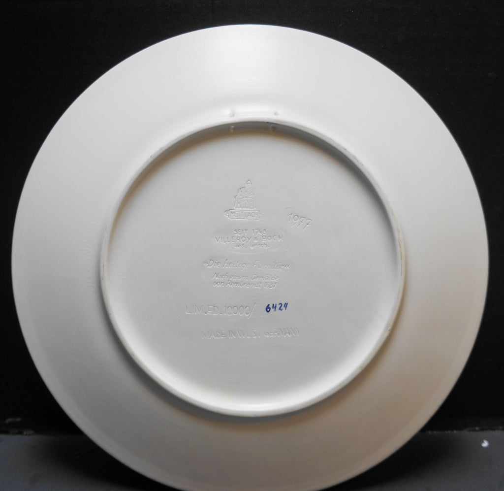 Villeroy & Boch Mettlach Holy Family White Cameo on Blue Weihnachten 1977 Plate