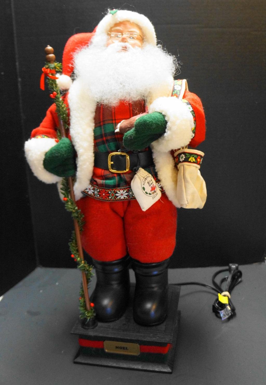 Holiday Creations Santa Musical Figurine 24" Noel 1993