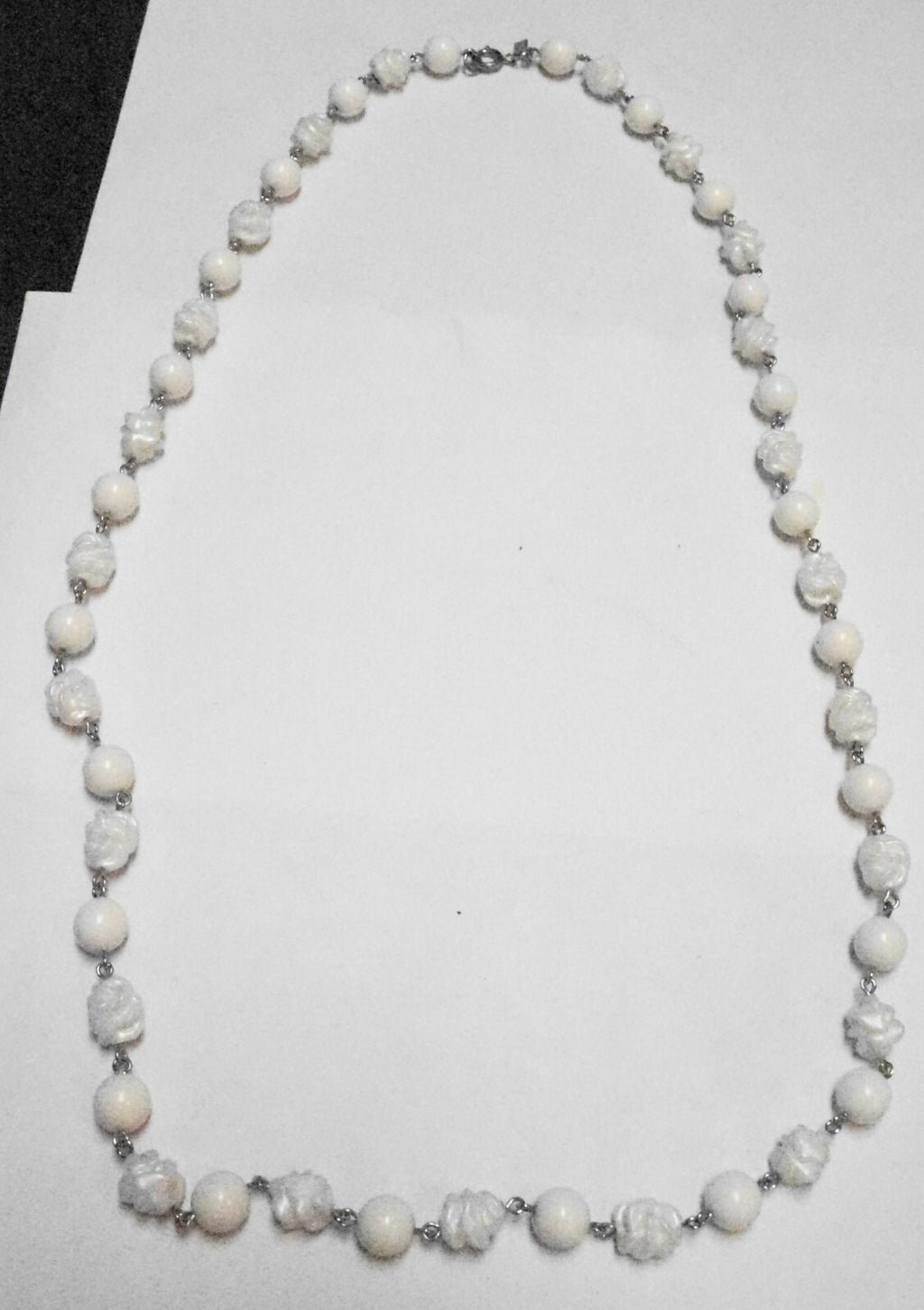 Sarah Coventry Summer Magic White Beads Round Textured Necklace