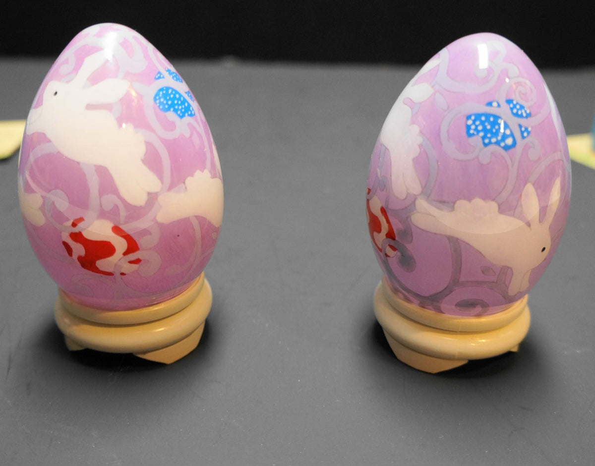 Pier 1 Le Bien Reverse Painted Spring Easter Egg Bunnies Glass Figurines Pair
