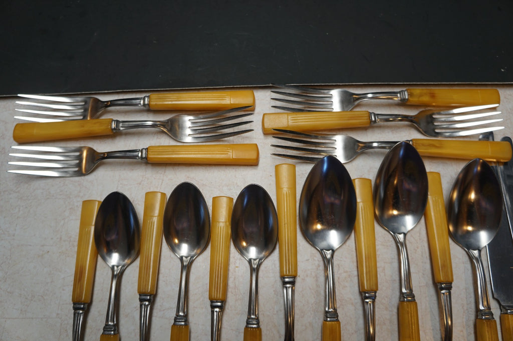 Butterscotch Bakelite Art Deco Handle Flatware Set 24 Pieces Service for 6