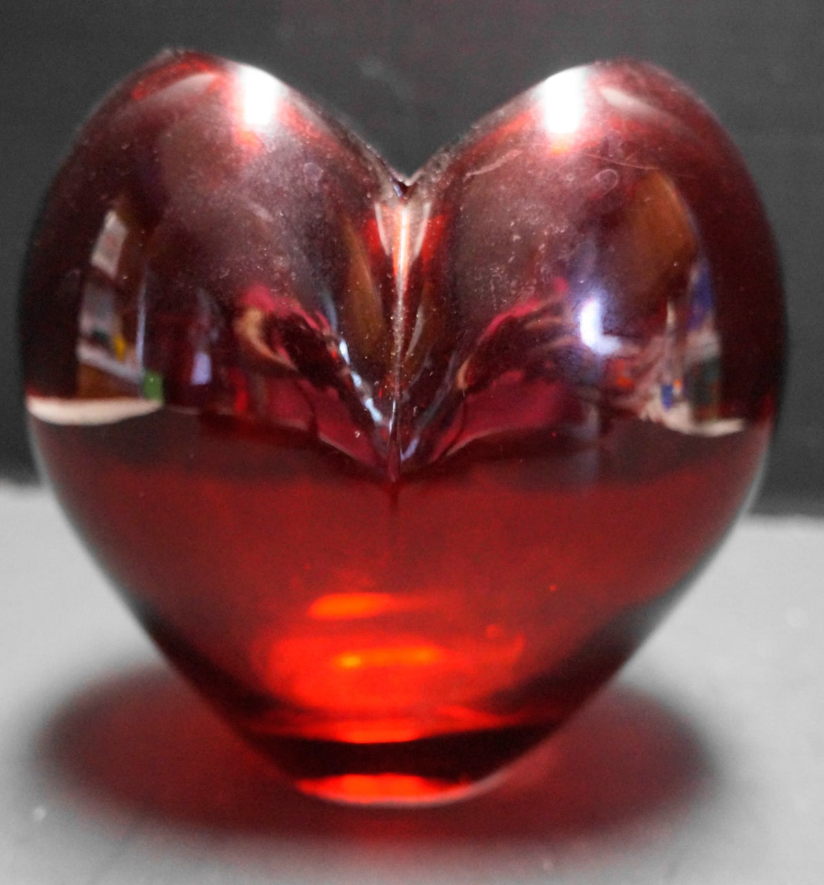 FTD Red Heart Heavy Blown Glass Vase 1986 Valentine