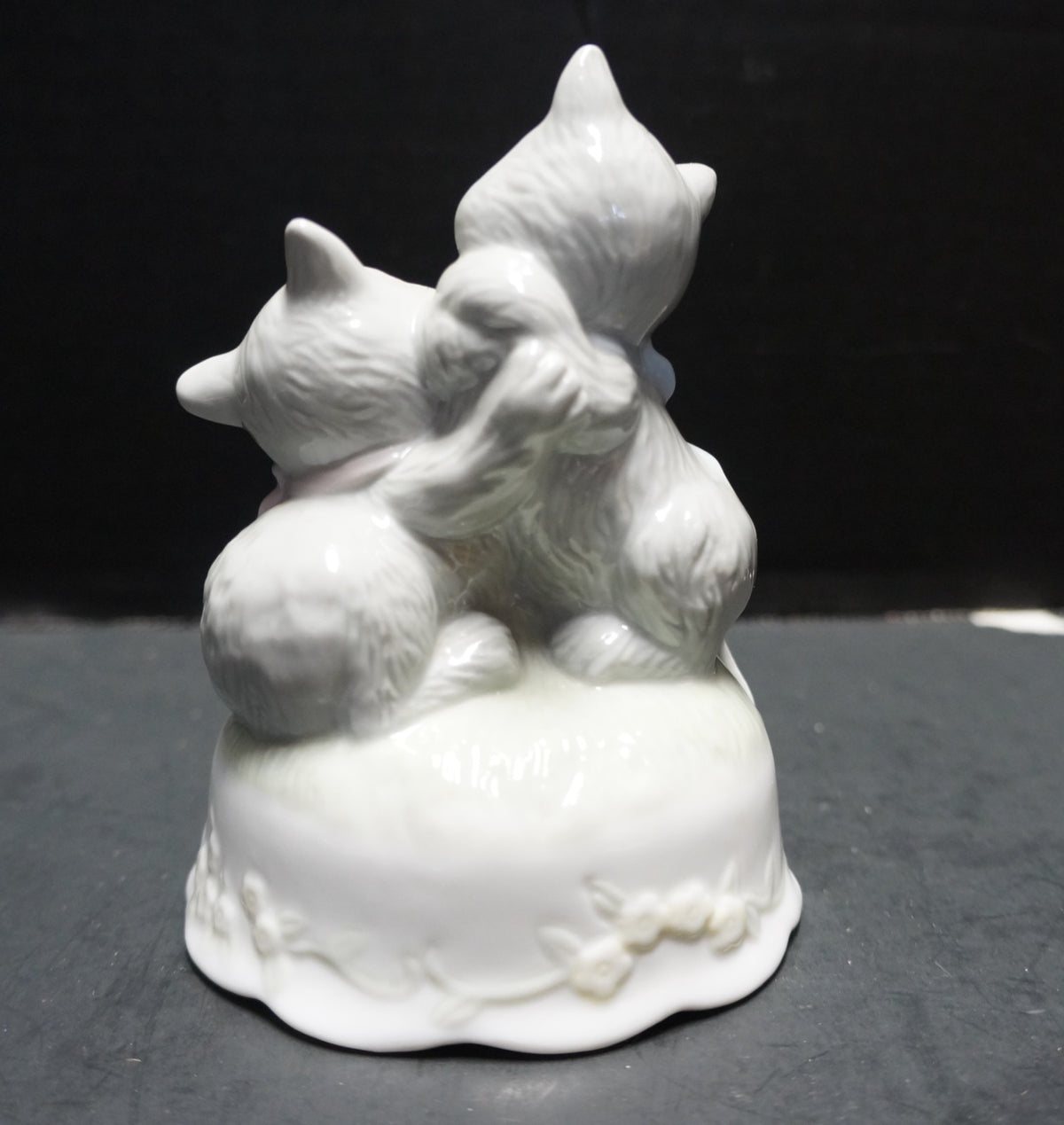 Precious Playmates Kittens Porcelain Music Box Heritage House