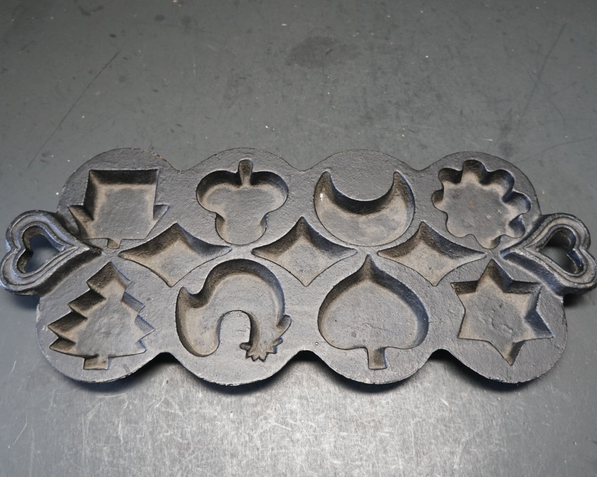 Vintage Cast Iron Novelty Shapes Cookie Corn Bread Pan Tree Club Star Moon