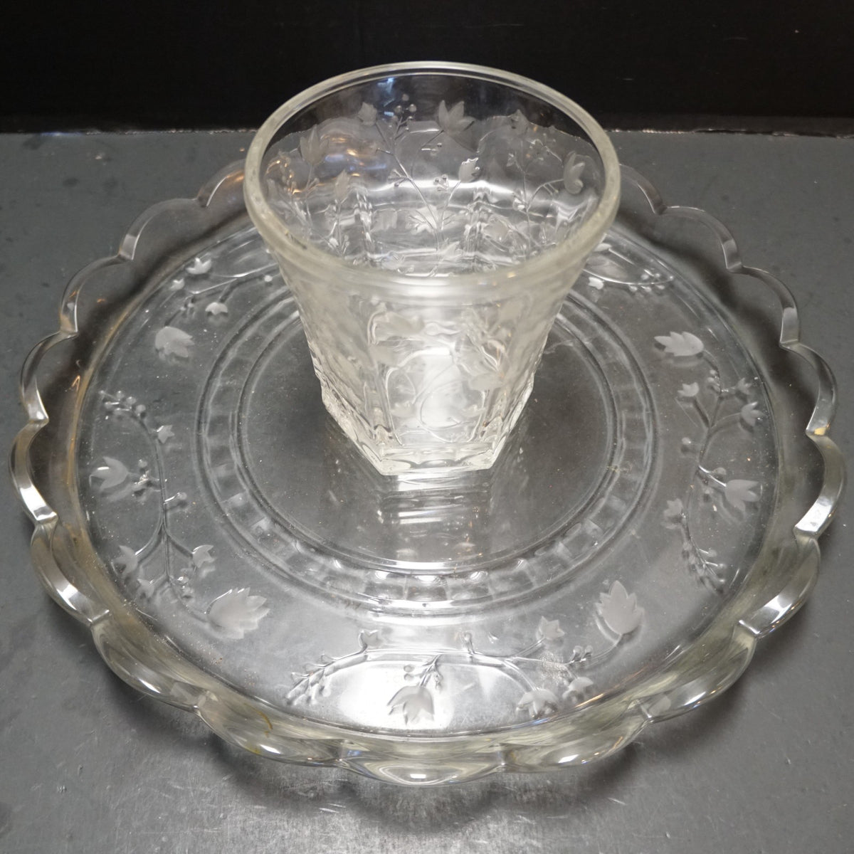 Mikasa Cottage Lace Crystal Cake Stand 12 3/4 IN