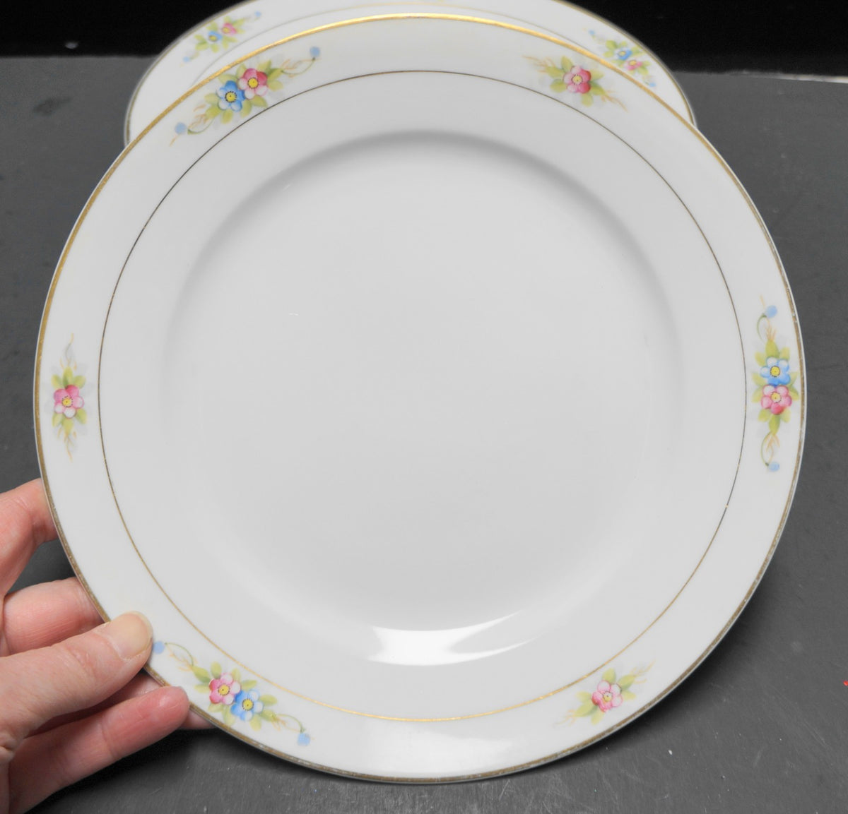 Noritake The Sedan 8 5/8" Luncheon Plates Set of 7