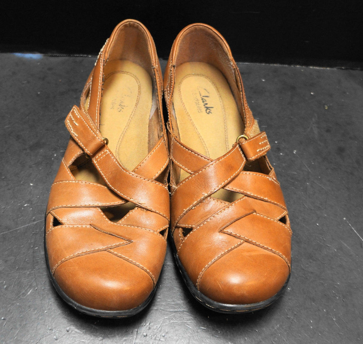 Clarks Bendables Ashland Spin Q Womens 7.5M Tan Shoes Adjustable Strap Leather