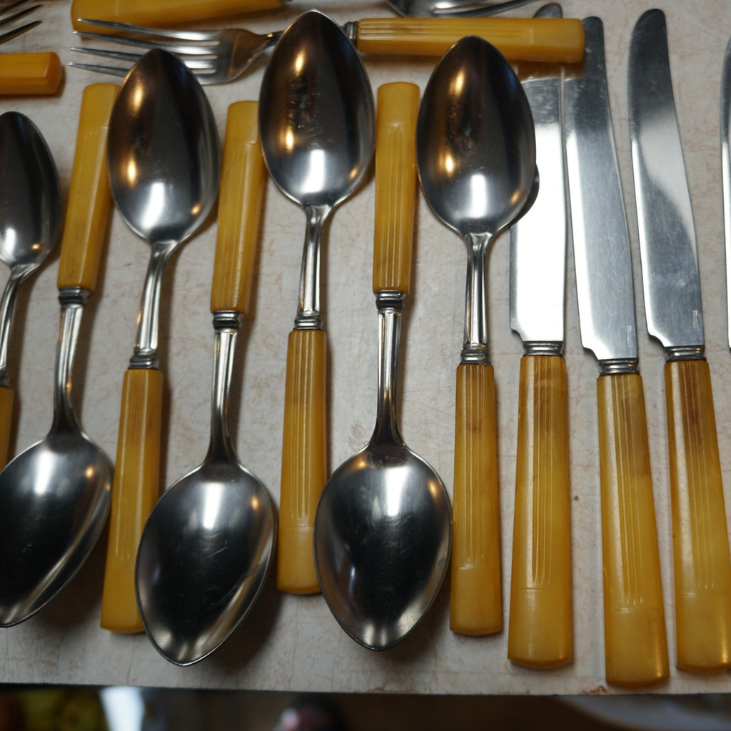 Butterscotch Bakelite Art Deco Handle Flatware Set 24 Pieces Service for 6