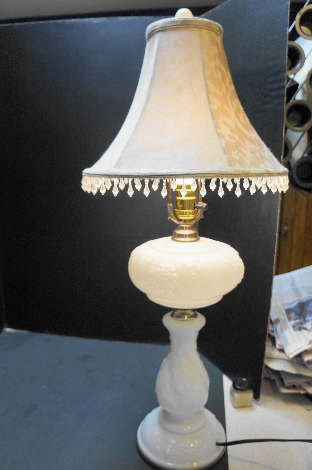 Milk Glass Grape Vine Tall Electric Table Lamp 31 IN