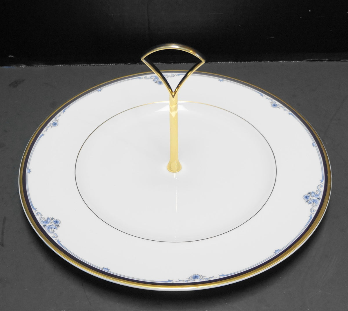 Royal Doulton Princeton Center Handle Tidbit Tray Plate