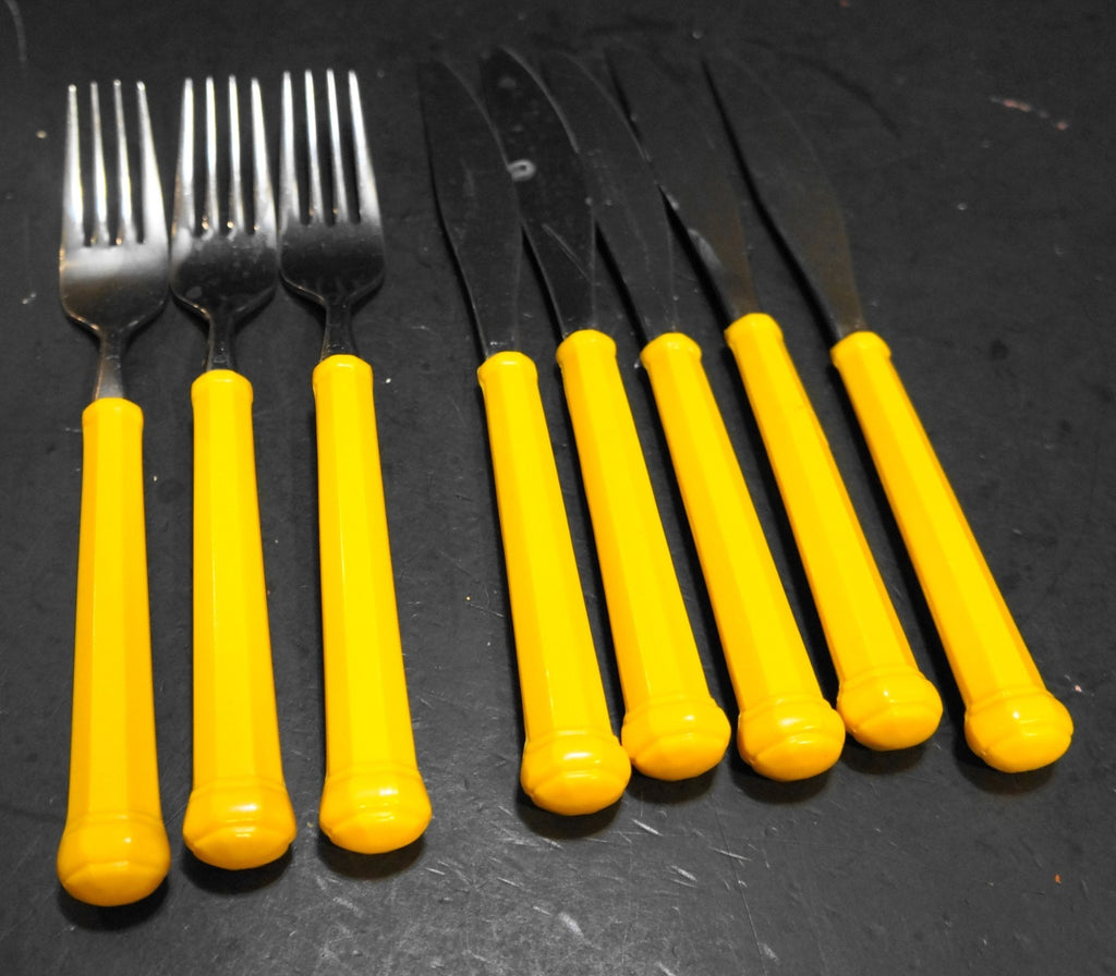 Oxford Hall Fashion Wear Yellow Plastic Handle Flatware 10 Pieces Fashionware