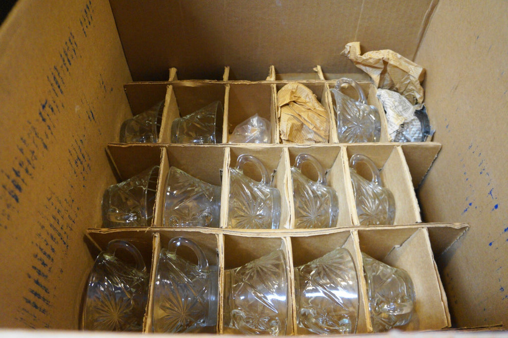 Anchor Hocking Early American Prescut EAPC Punch Set 19 Pieces In Box