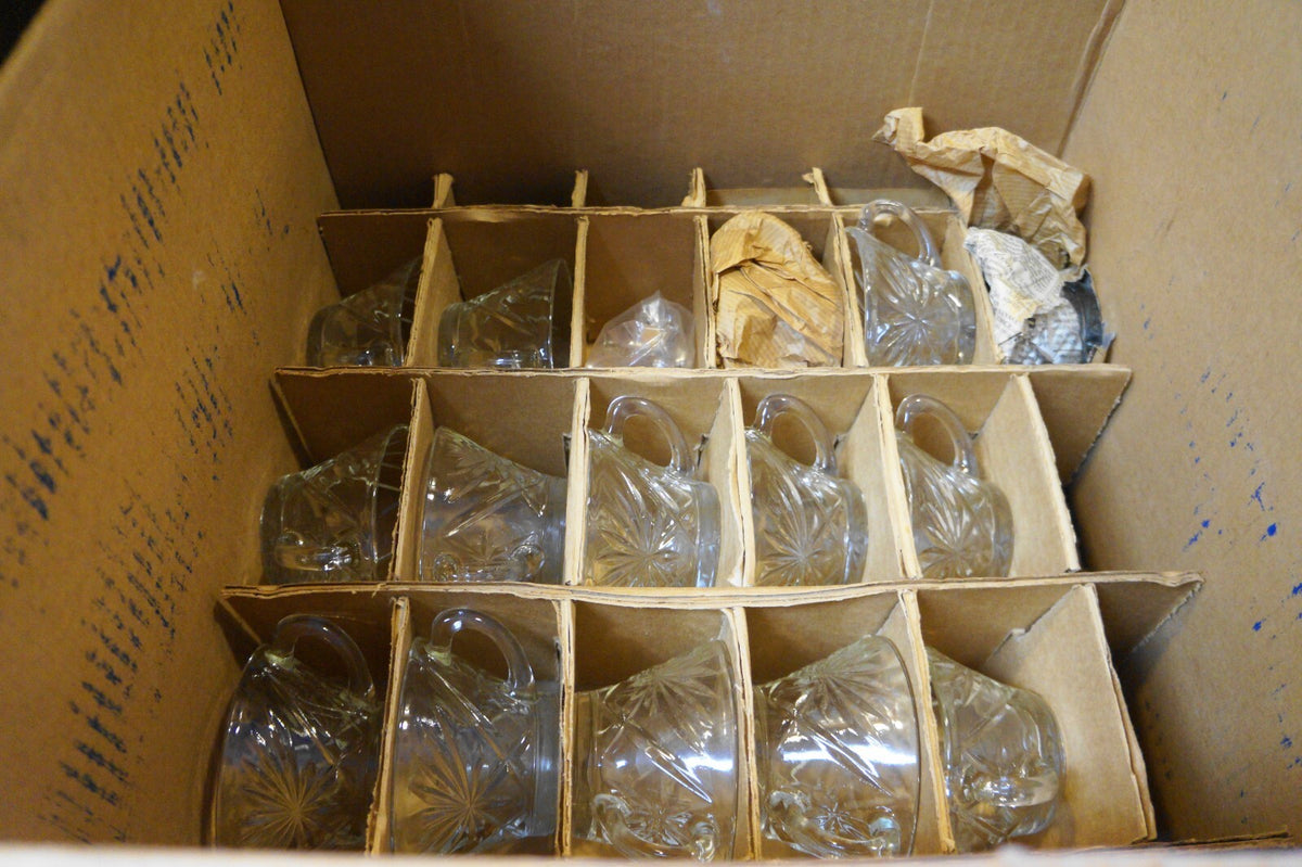Anchor Hocking Early American Prescut EAPC Punch Set 19 Pieces In Box