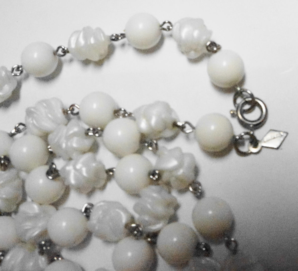 Sarah Coventry Summer Magic White Beads Round Textured Necklace