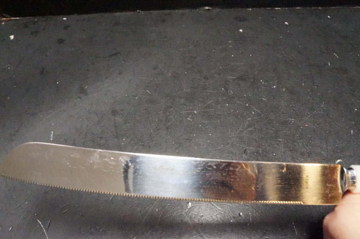 Leonard Silver Stainless Steel White Pearlized Lucite Handle Cake Knife