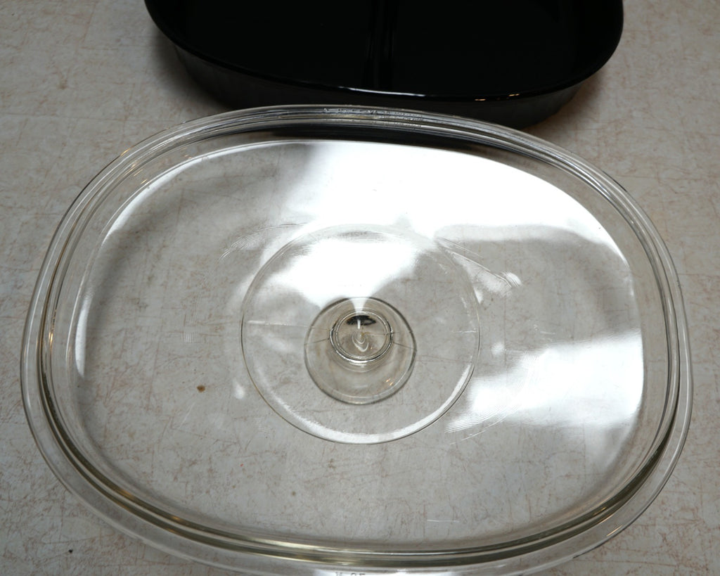 Corning Classic French Black F-6-B Oval Divided Casserole Pan WIth Lid 11 IN