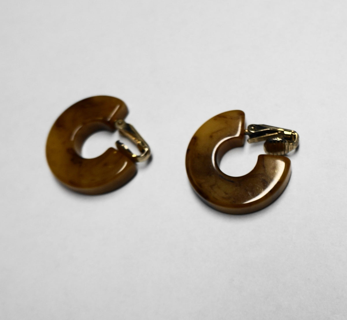 Butterscotch Amber Marbled Bakelite Hoop Earrings Clips