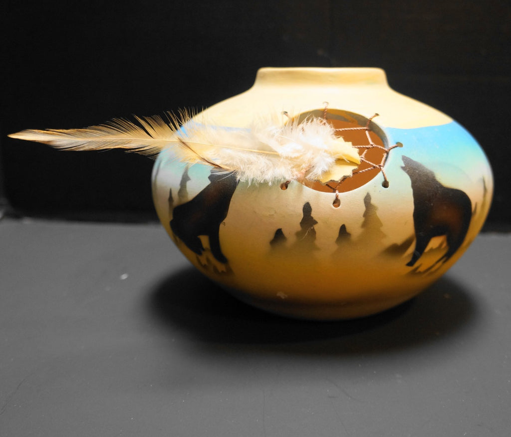 Southwestern Native American Squat Vase Airbrush Paint Wolf Bird Dreamcatcher