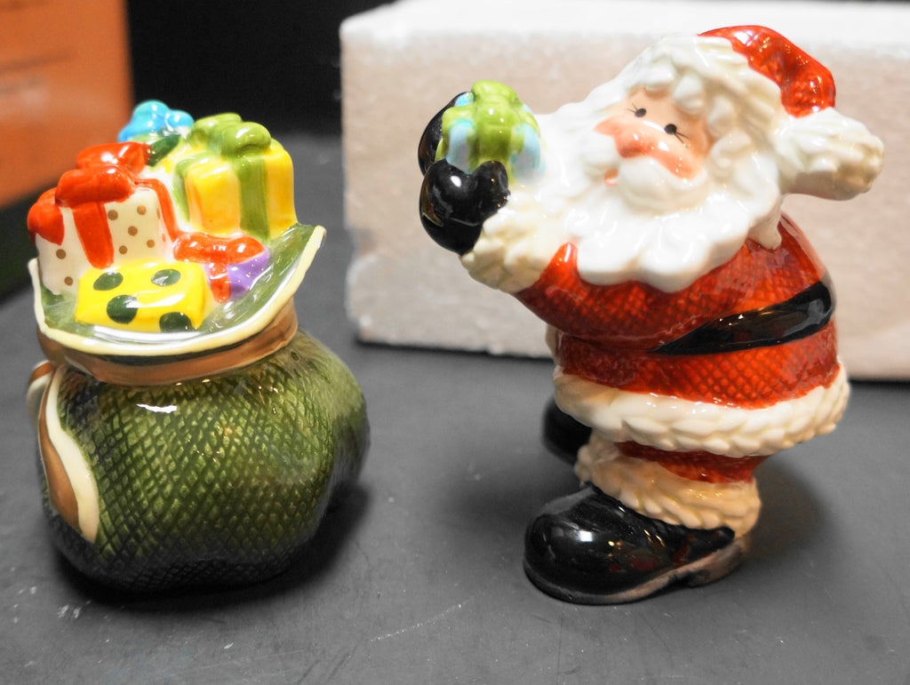 Fitz and Floyd Gifts from Santa Salt Pepper Shakers 2005