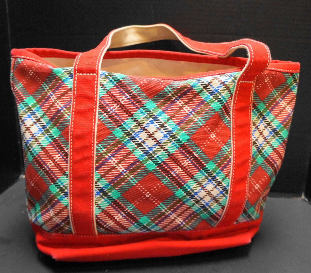 Land's End 5 Pocket Medium Canvas Tote Red Green Plaid Zip Top