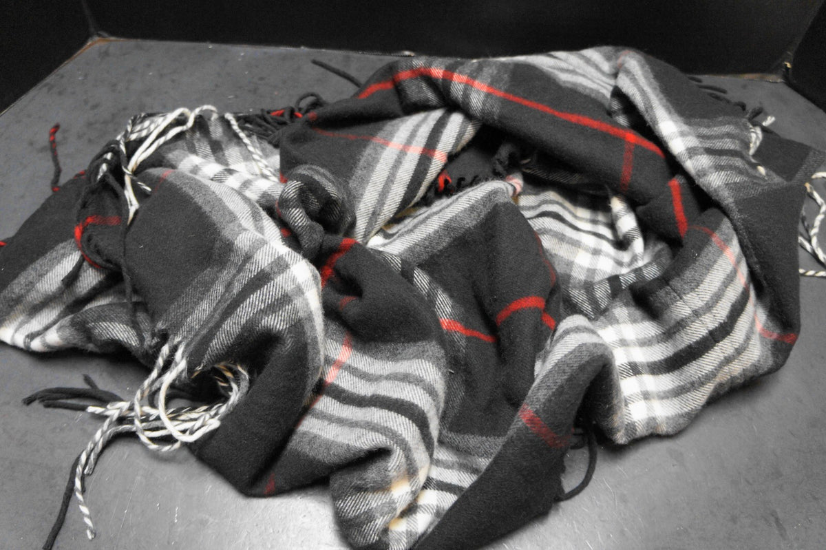V Fraas Cashmink Black Plaid Infinity Scarf Acrylic Germany