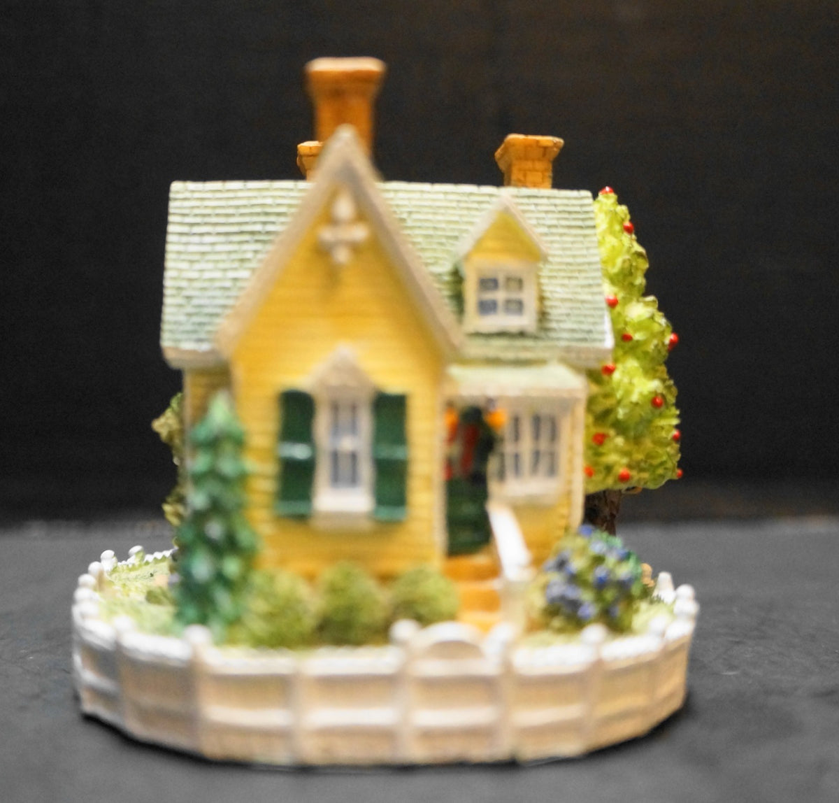 Reverend Muir's Cottage Liberty Falls AH157 Resin Figurine 1998