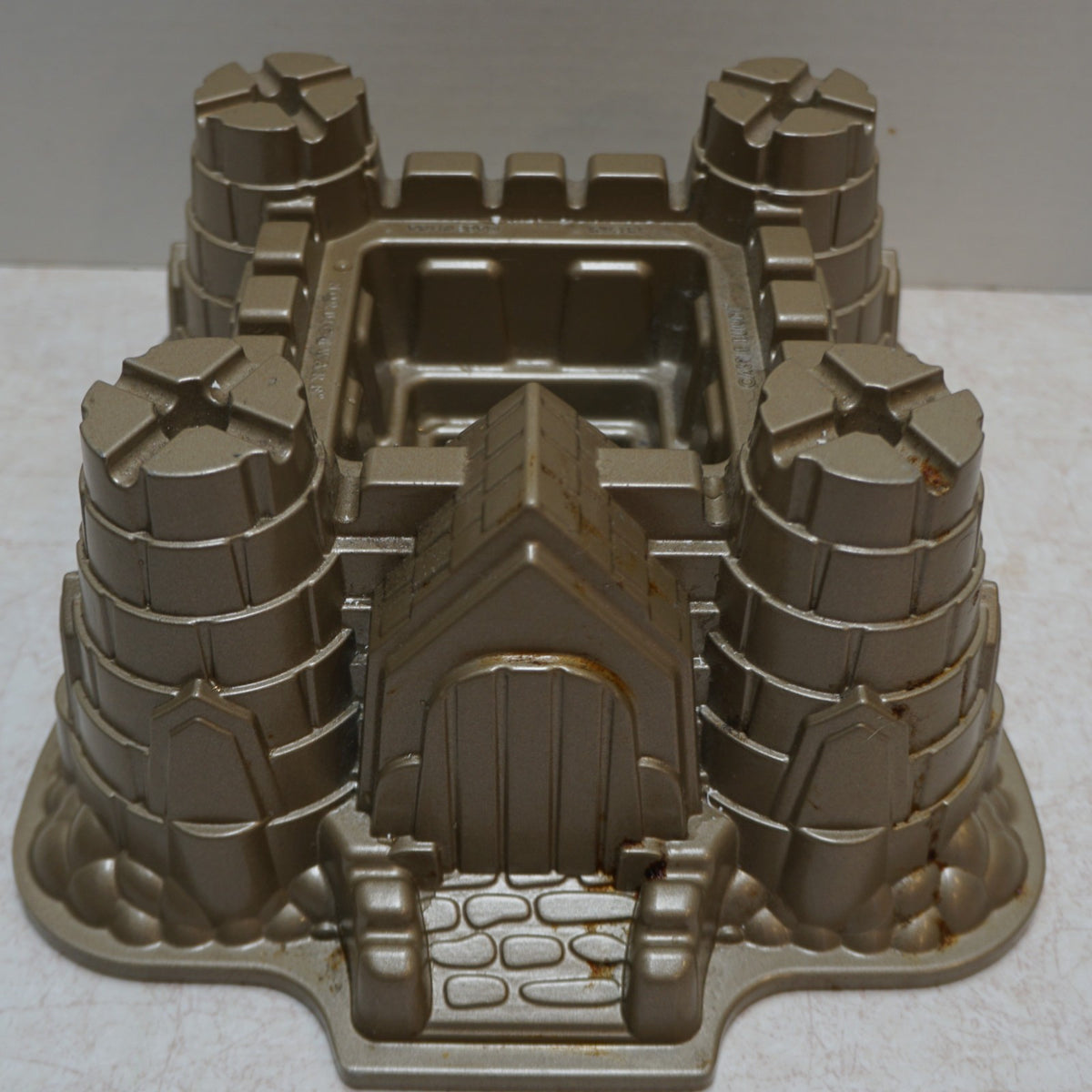 Nordic Ware Sand Castle Bundt Pan 2005