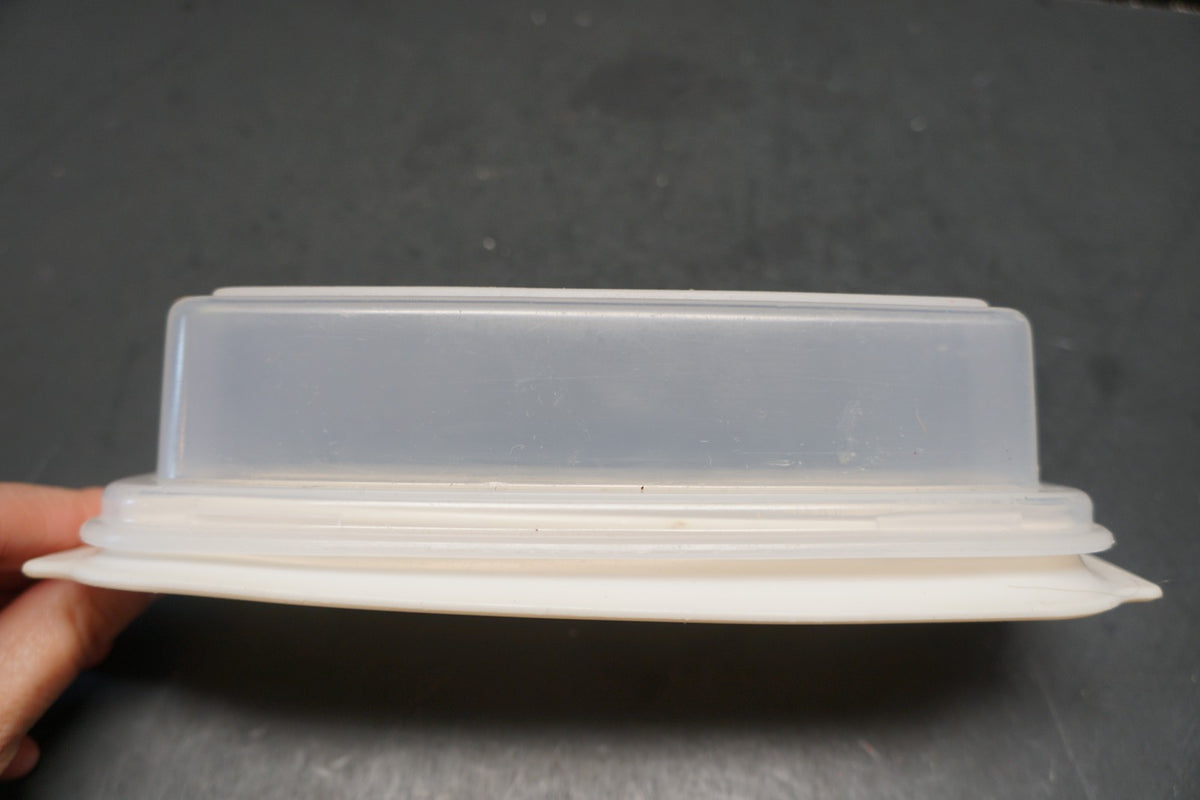 Rubbermaid Almond Base Clear Top 1 Stick Butter Dish