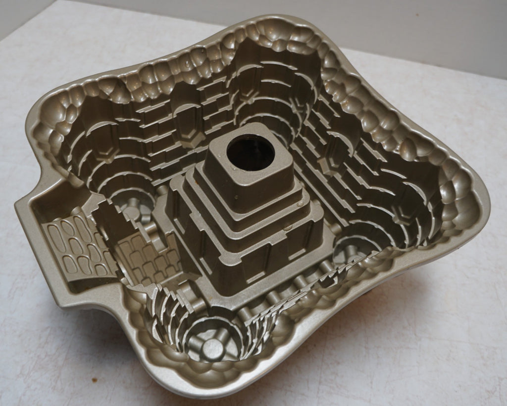 Nordic Ware Sand Castle Bundt Pan 2005