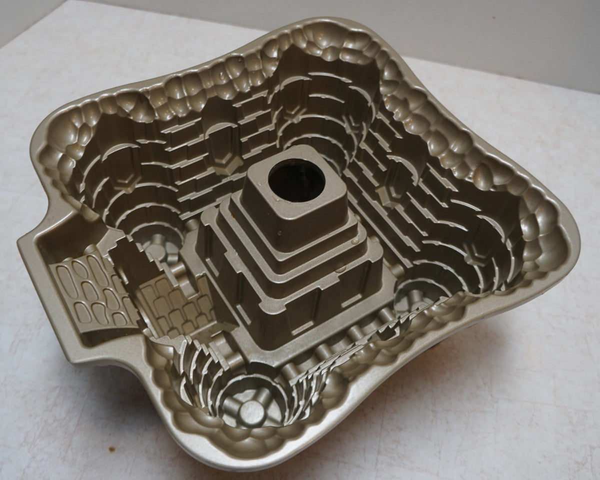 Nordic Ware Sand Castle Bundt Pan 2005