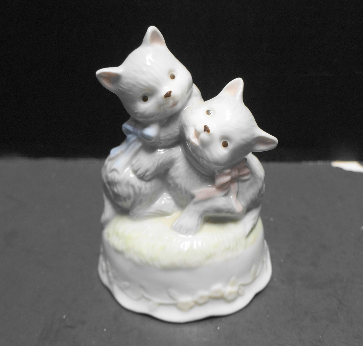 Precious Playmates Kittens Porcelain Music Box Heritage House