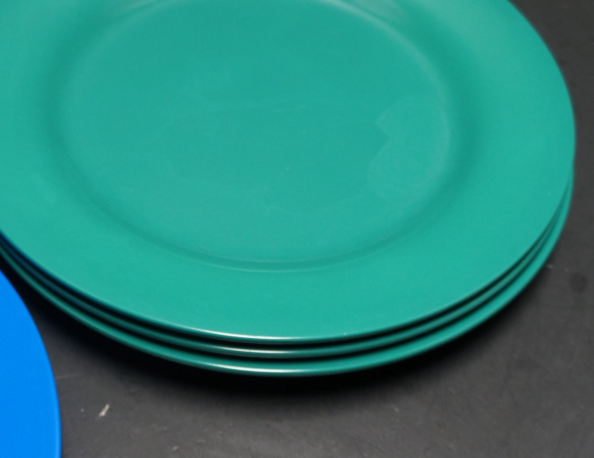 Elan by Plastics Manufacturing Co. Dinner Plates 3 Green 1 Blue 10" Melamine