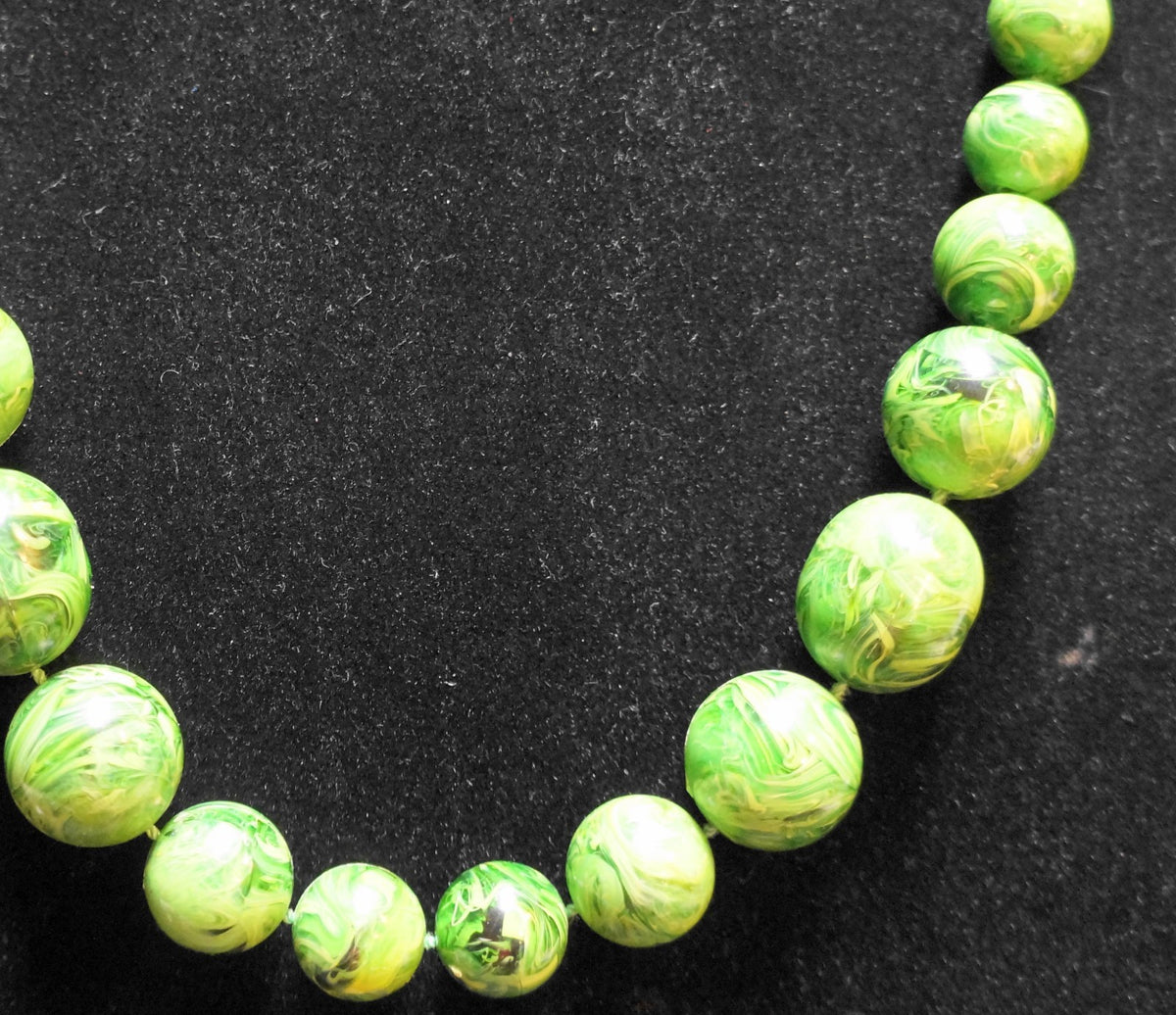 Creamed Spinach Marbled Celluloid Chunky Bead Necklace 26 IN