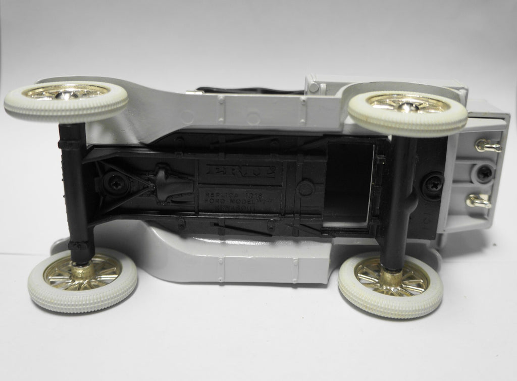 Ertl Ford Model T 1918 Runabout Servistar Bank Diecast Model