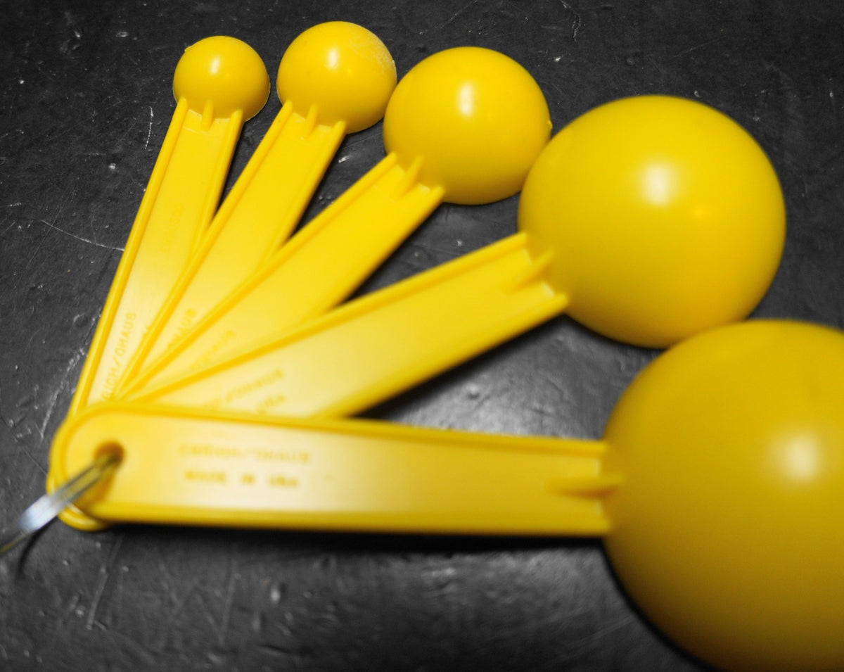 Enrich Ohaus Yellow Plastic Metric Measuring Spoons