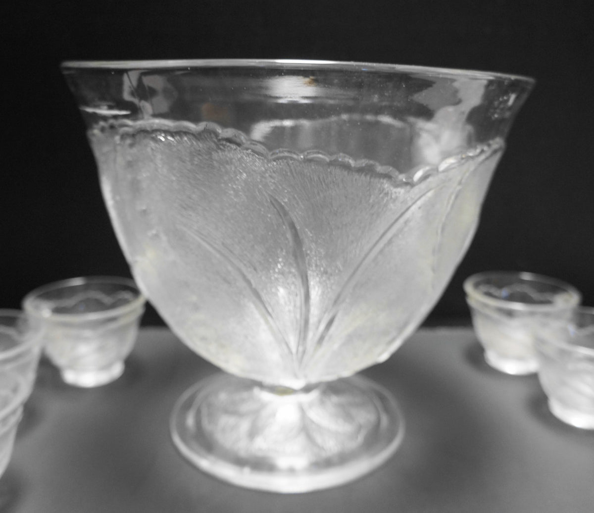 Indiana Glass Pebble Leaf Clear Glass Punch Set Footed Bowl 12 Cups
