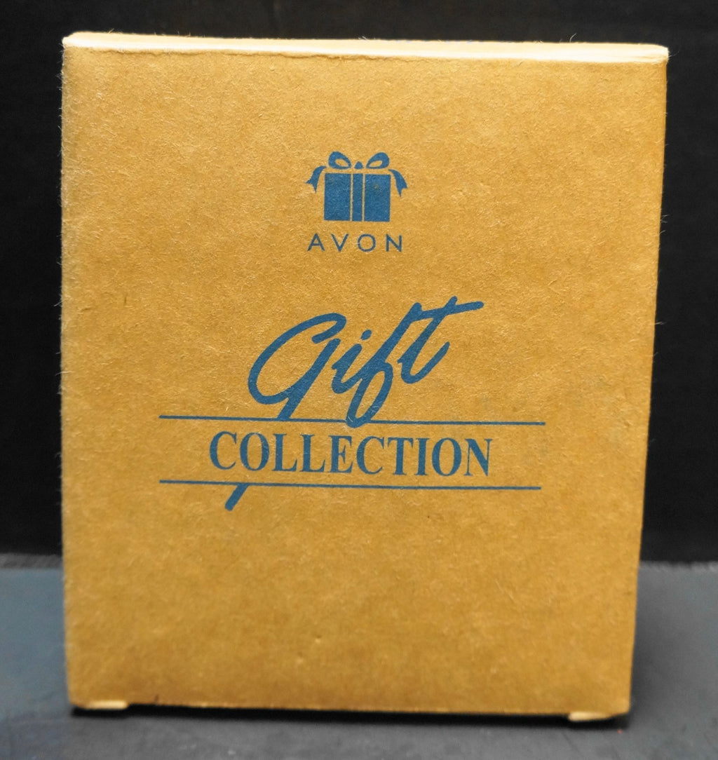 Avon Season's Joy Mother and Child Resin Ornament 1997