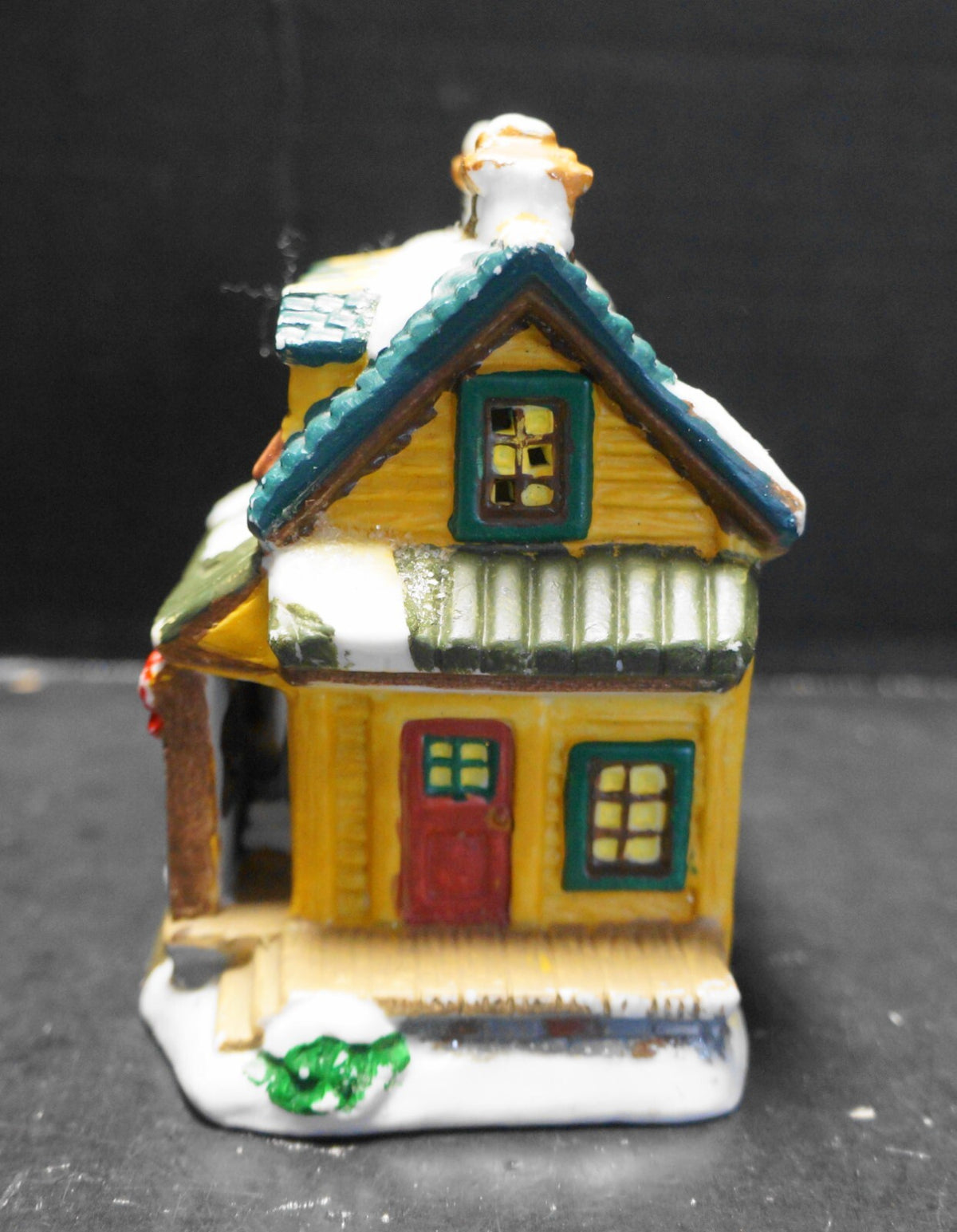 Wellington Square Victorian Christmas Village House