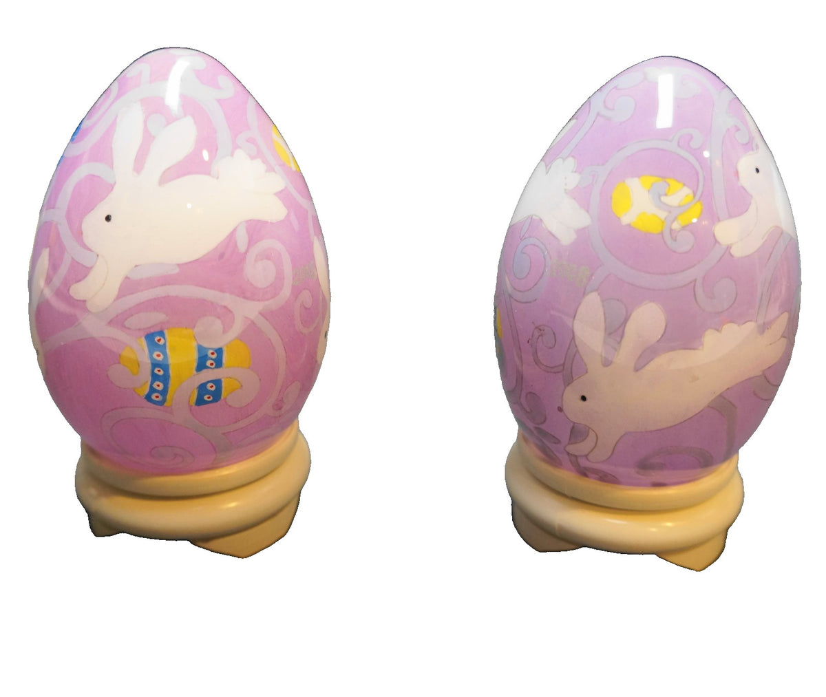 Pier 1 Le Bien Reverse Painted Spring Easter Egg Bunnies Glass Figurines Pair