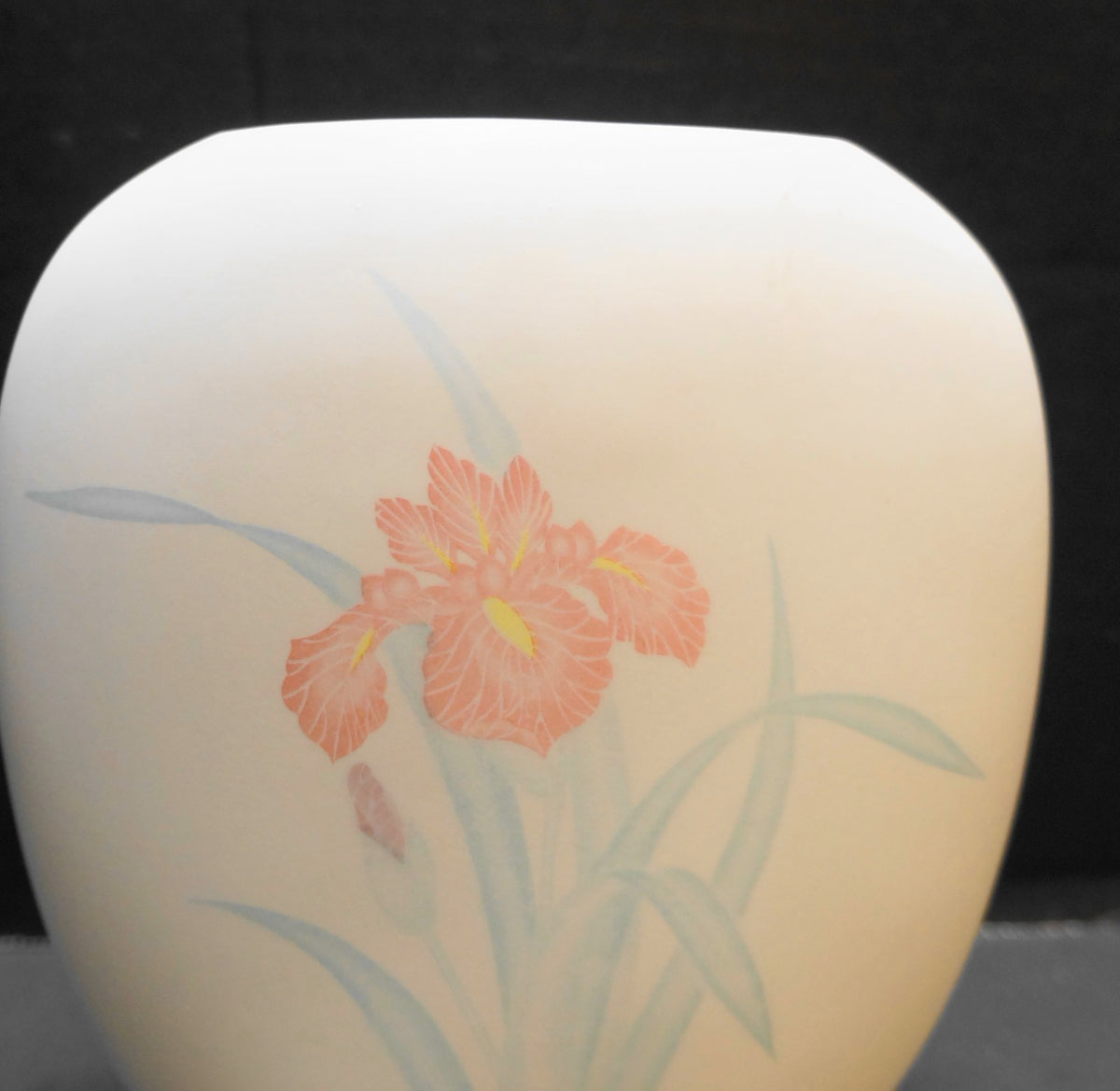 Toyo Pastel Iris Matte Finish Pocket Vase Japan