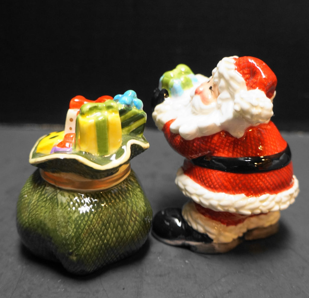 Fitz and Floyd Gifts from Santa Salt Pepper Shakers 2005
