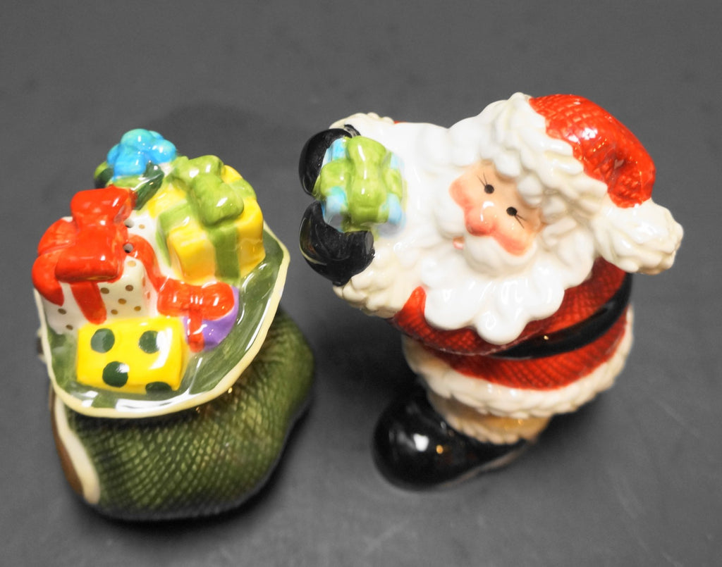 Fitz and Floyd Gifts from Santa Salt Pepper Shakers 2005